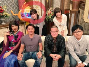 番組では、 お笑い芸人のずん飯尾和樹さんや、アキラ100%さん、また元体操選手の池谷幸雄さんらと共演 されています。