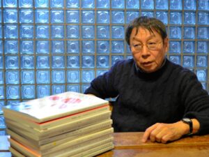 東京大学では、アメリカ文学研究者である名誉教授・ 柴田元幸 さんのゼミでアメリカ文学を学びます。